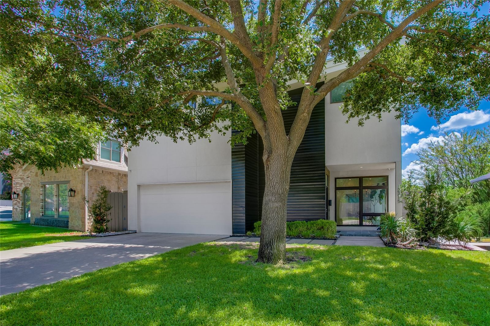 2215 Madera Street — photo 2