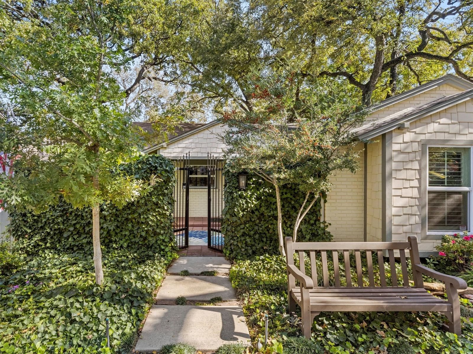 1432 Sylvan Avenue — photo 6