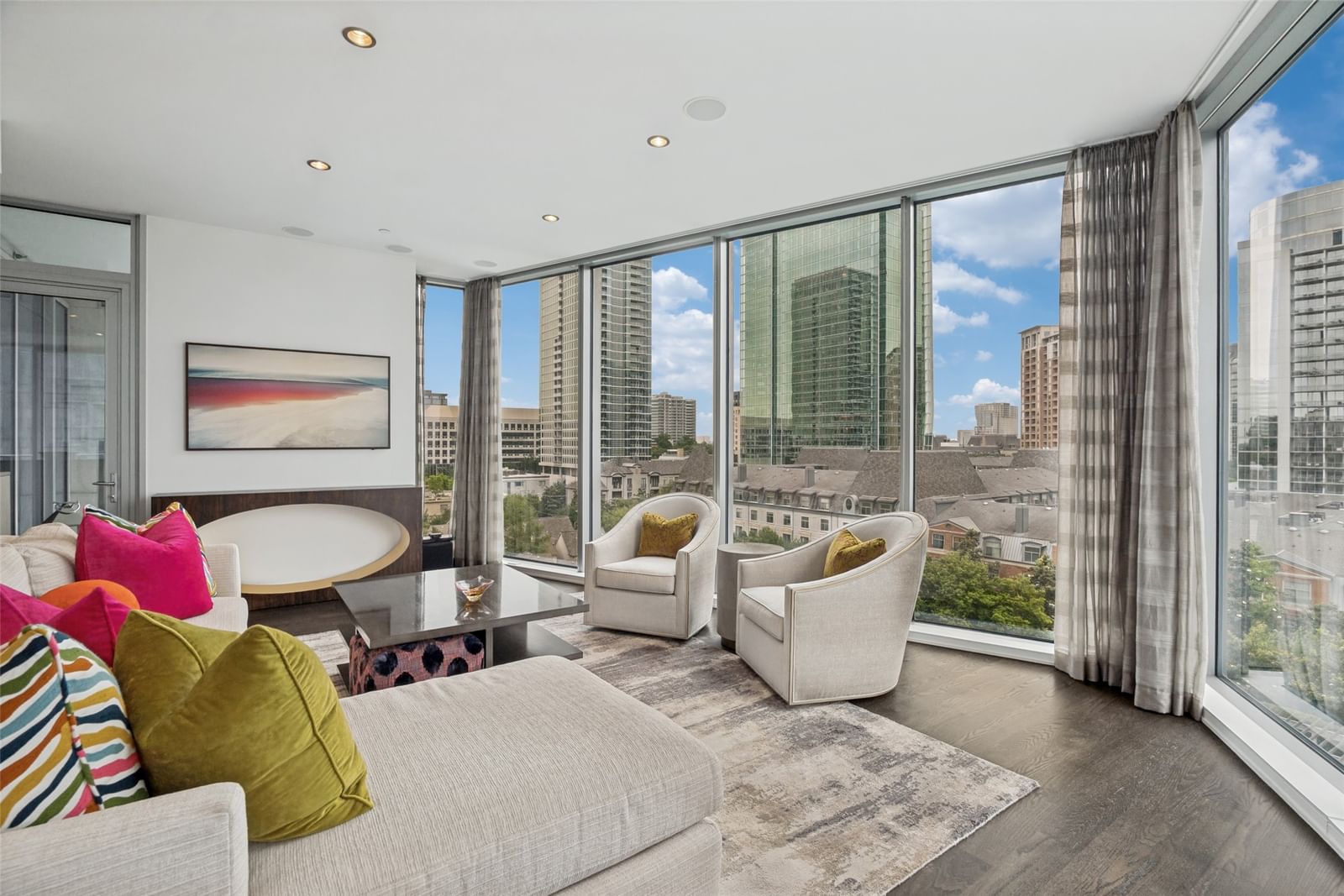 2900 Mckinnon Street #601 — photo 3