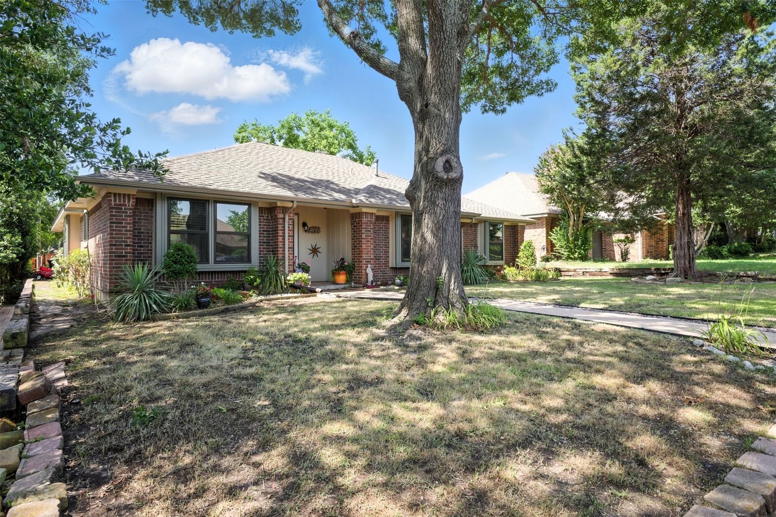 9128 Sweetwater Drive — photo 4