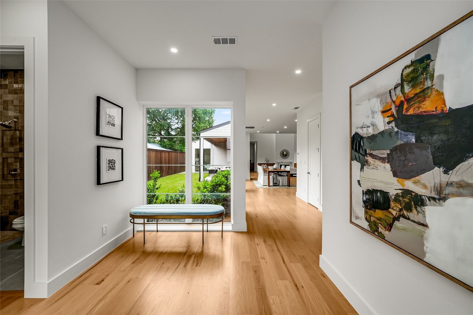 2410 Prairie Avenue — photo 4