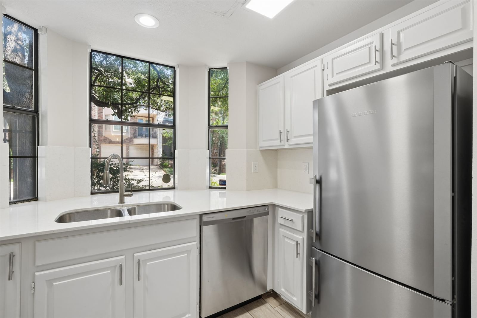 4307 Gilbert Avenue #302 — photo 4