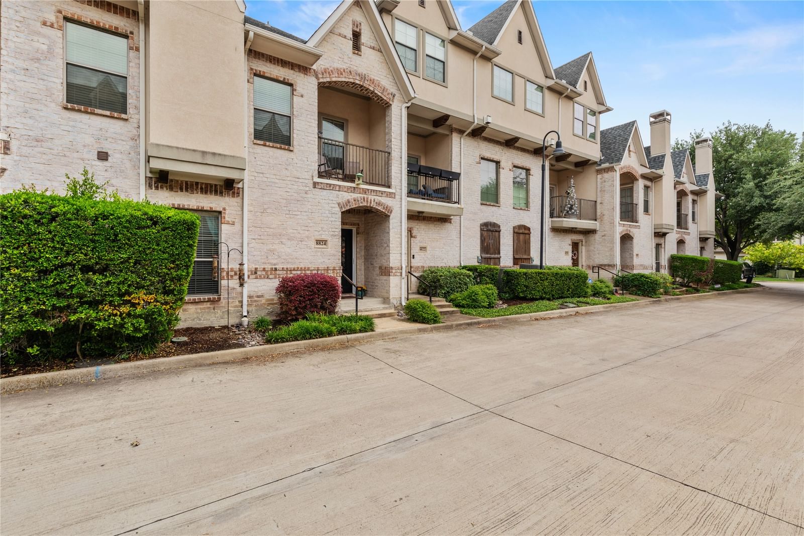 8824 Tudor Place — photo 3
