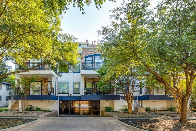 4319 Bowser Avenue #304