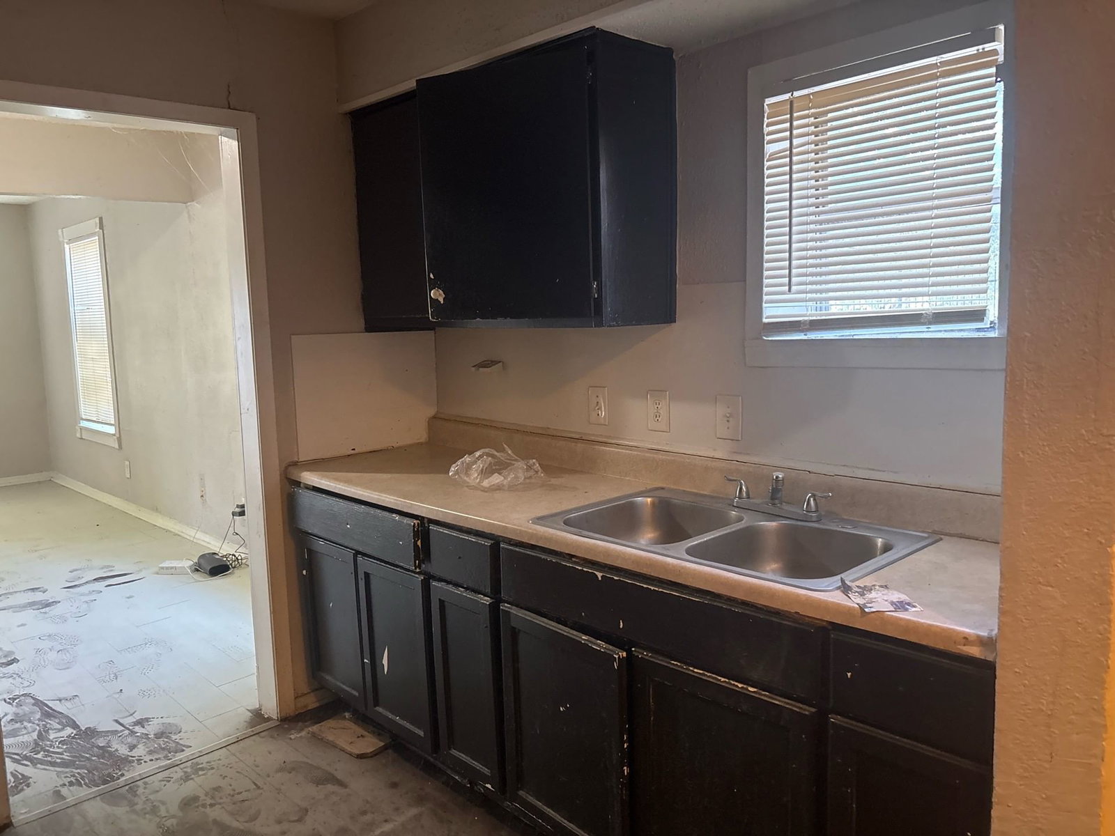 2934 Kirven Street — photo 2