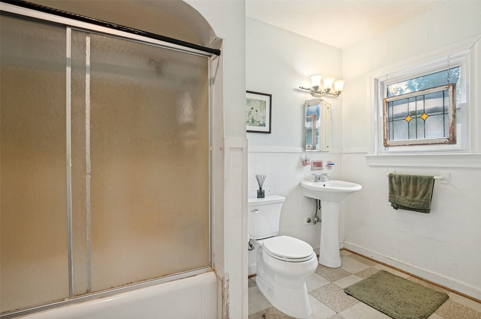 2741 Catherine Street — photo 8