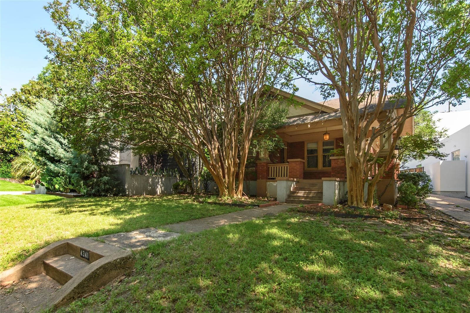 4341 Avondale Avenue — photo 2