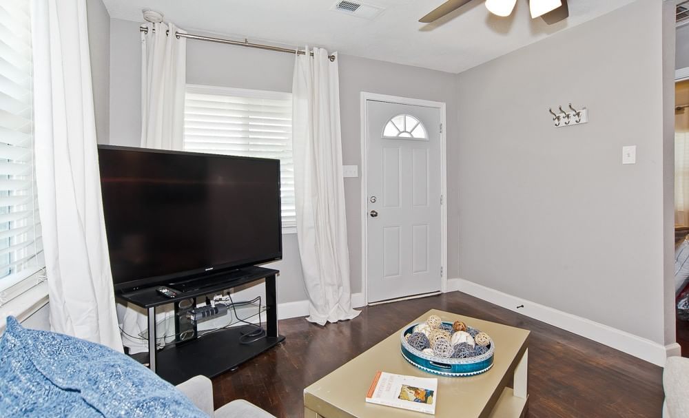 1810 Shaw Street — photo 4
