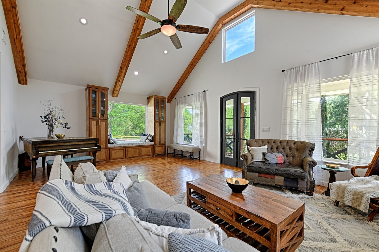 1323 Lansford Avenue — photo 4