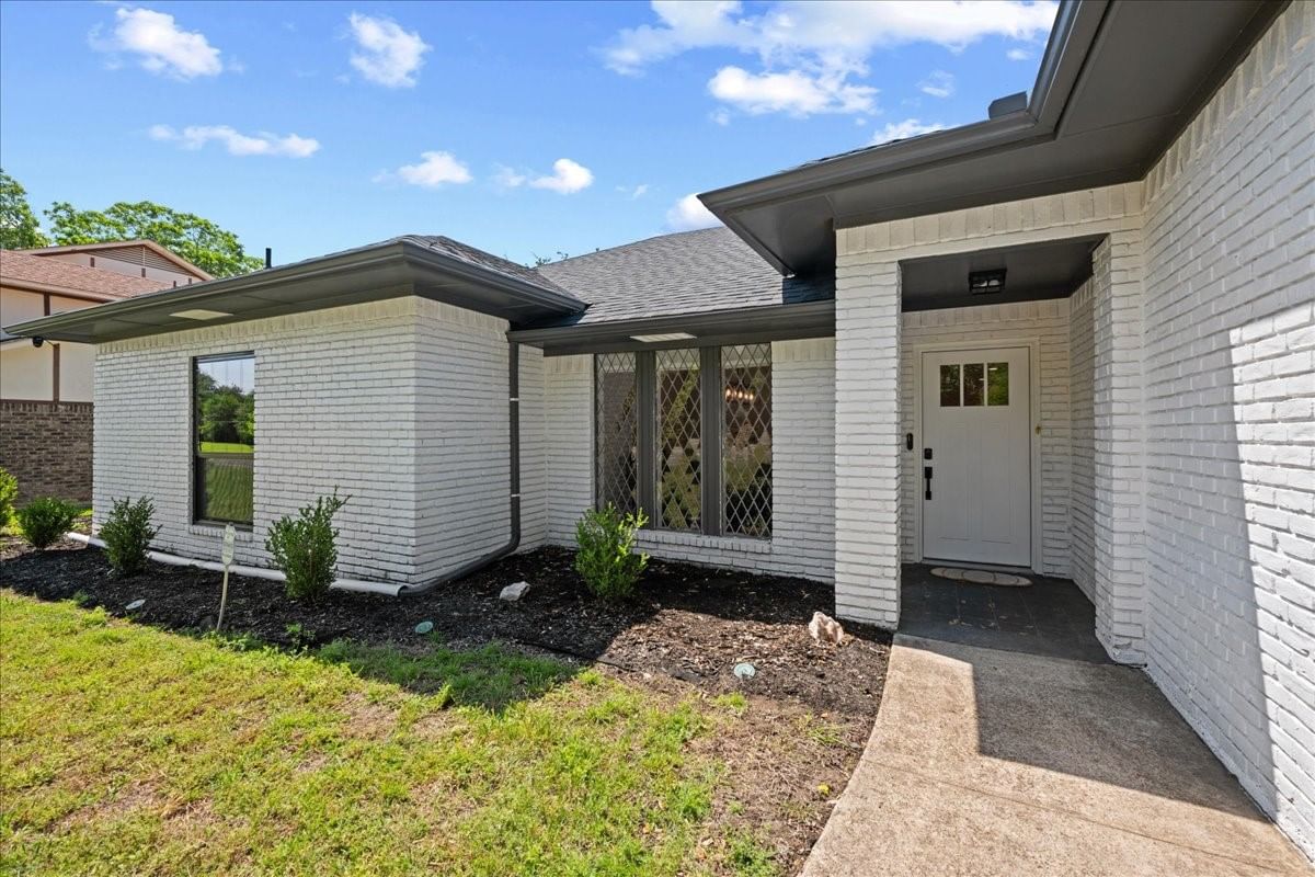 5856 Winding Woods Trail — photo 3