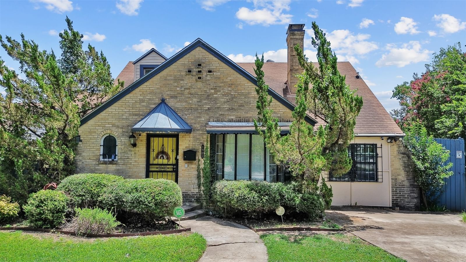 1902 Norfolk Avenue — photo 2