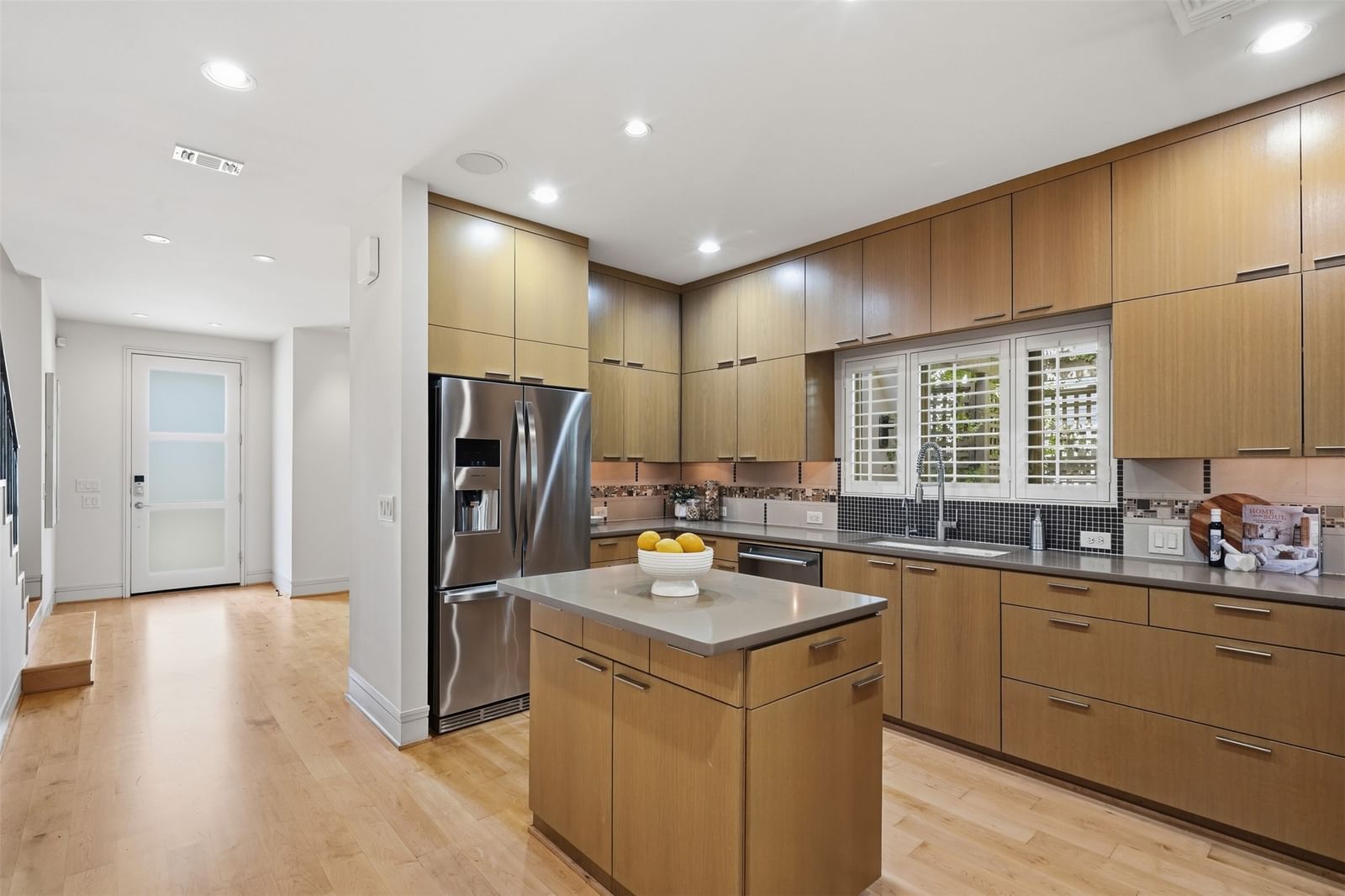 5211 Miller Avenue — photo 7