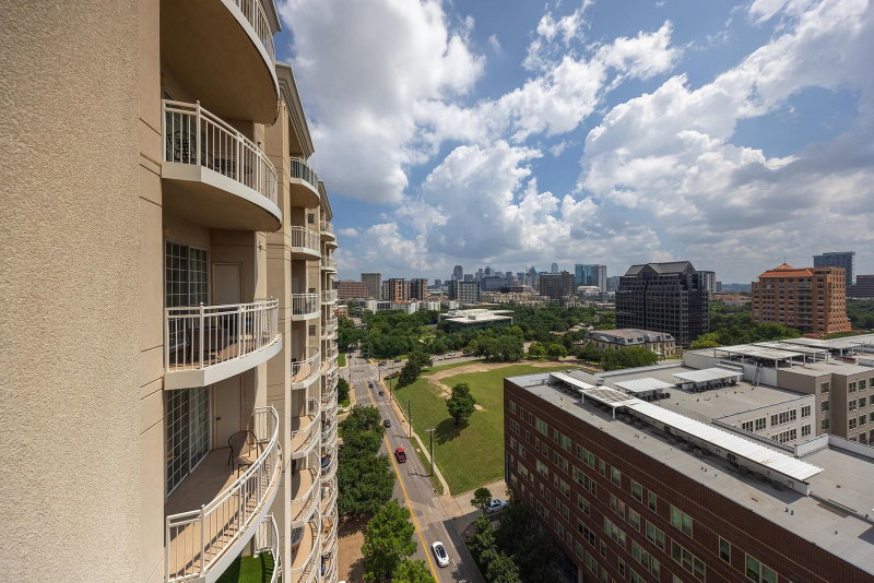 3225 Turtle Creek Boulevard #1422