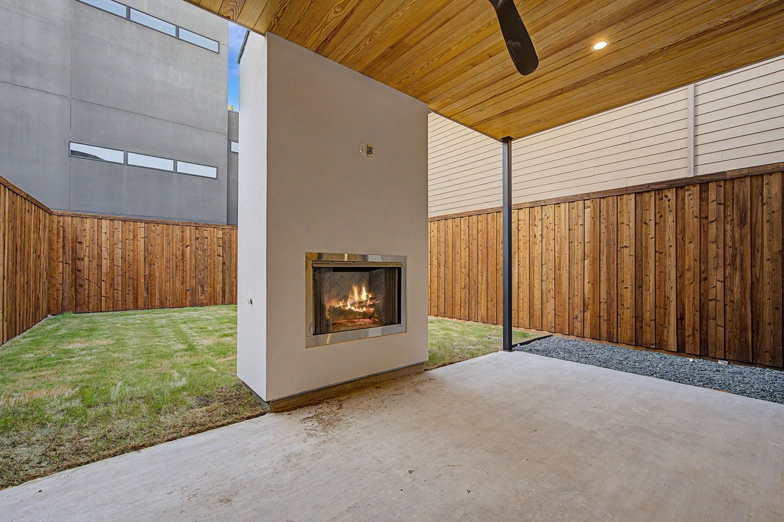5811 Hudson Street — photo 4
