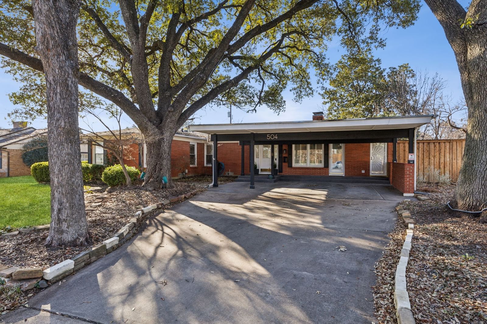504 Monssen Drive — photo 3