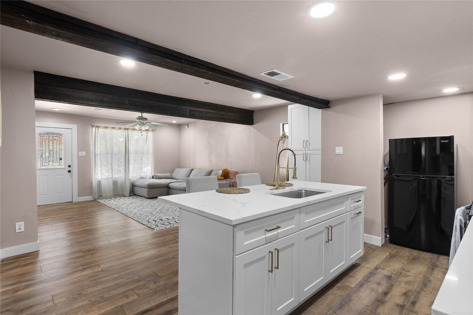 638 Bethpage Avenue — photo 7