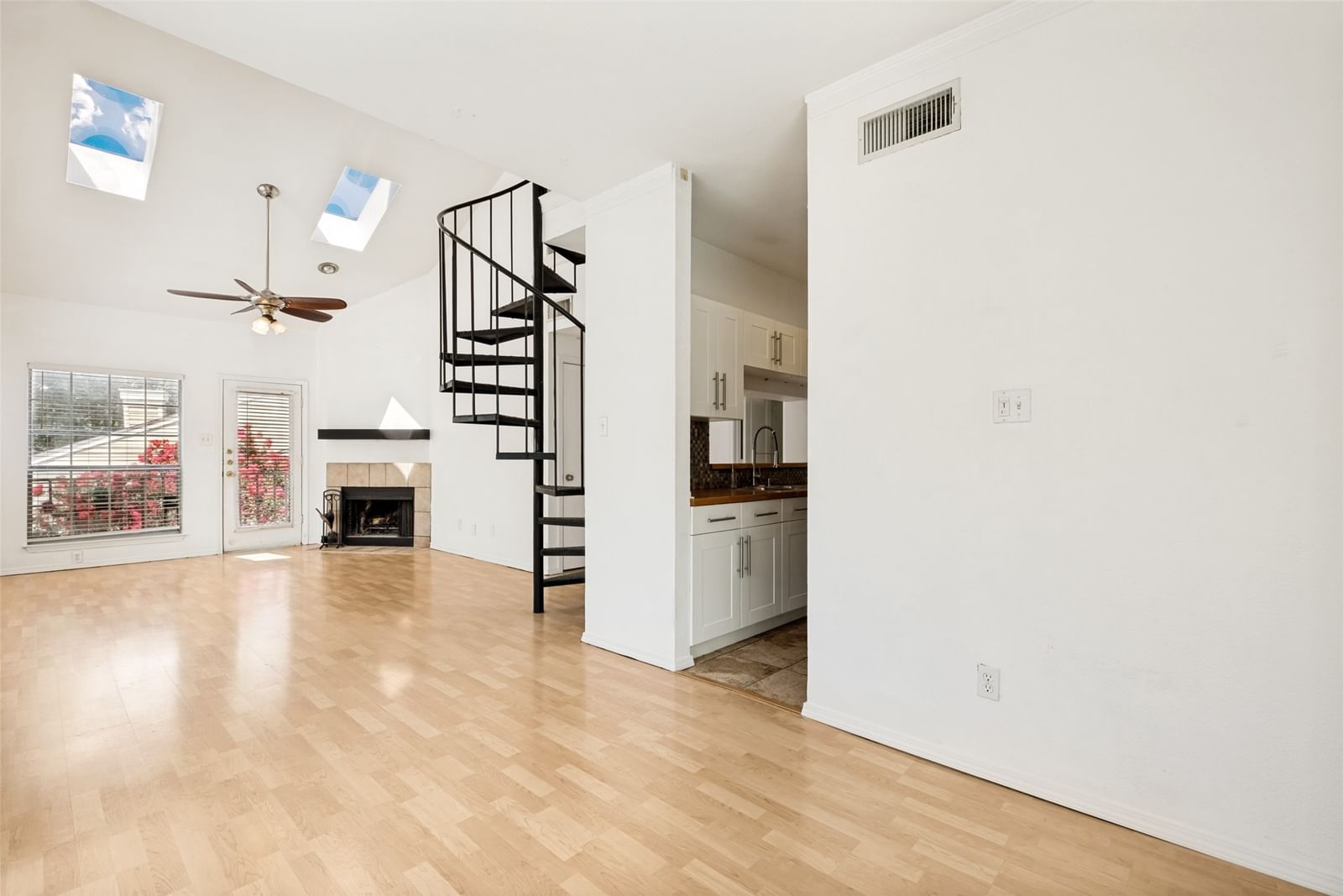 7151 Gaston Avenue #902 — photo 3