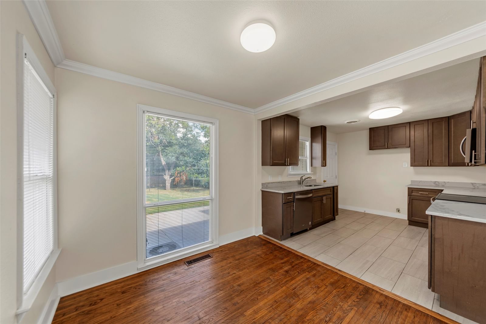 702 Westmount Avenue — photo 7