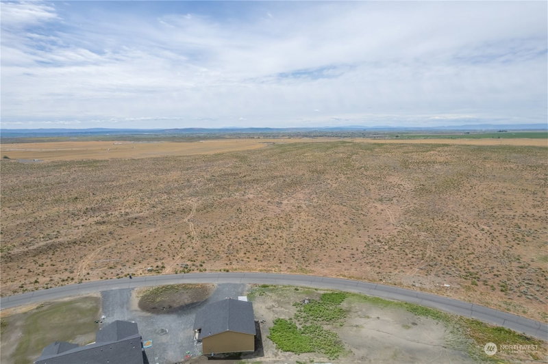 452 SE Desert Hills Loop Road photo 2