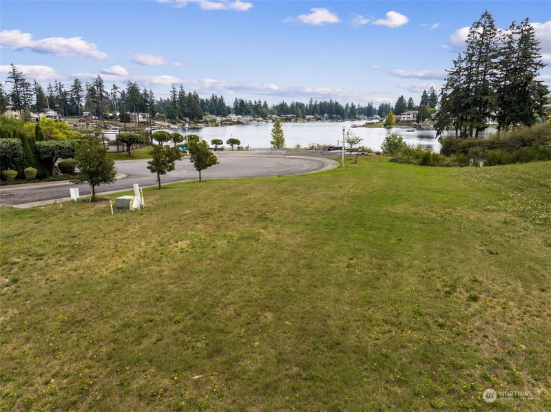 1828 176th Avenue E photo 2