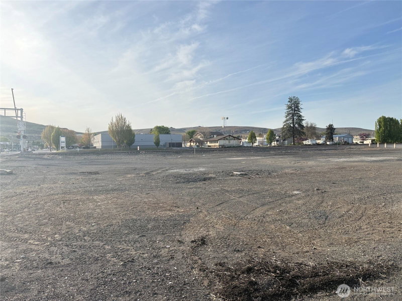 285 A Street SE photo 2