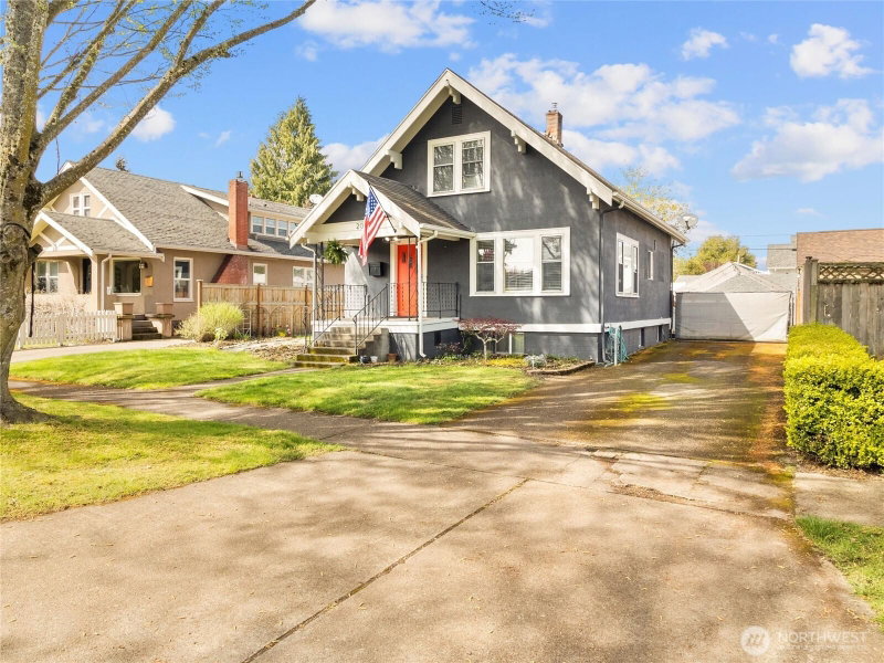 205 7th Avenue NW photo 2
