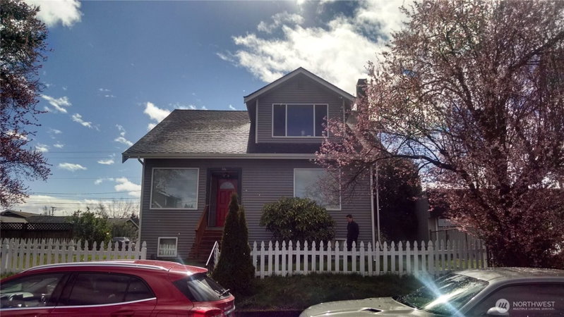 306 NE 2nd ST photo 1