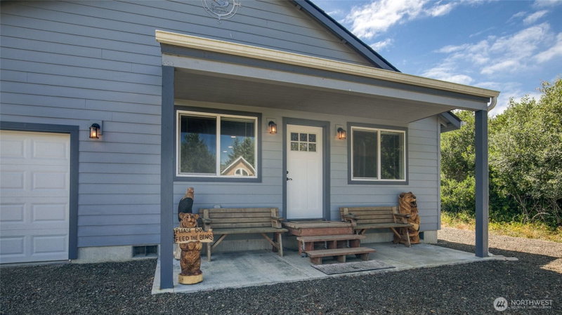 163 Wishkah Street SW photo 2