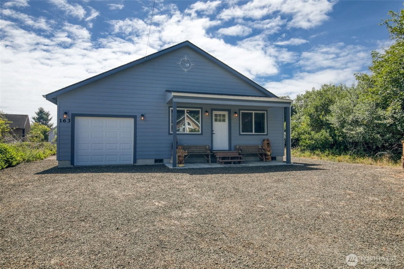 163 Wishkah Street SW photo 32