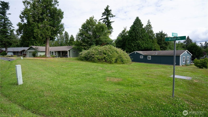 123 Skagit Way photo 1