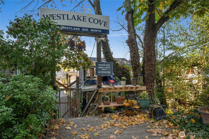 2766 Westlake Avenue N #A photo 34