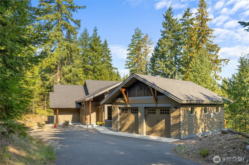 632 Trailside Drive photo 2