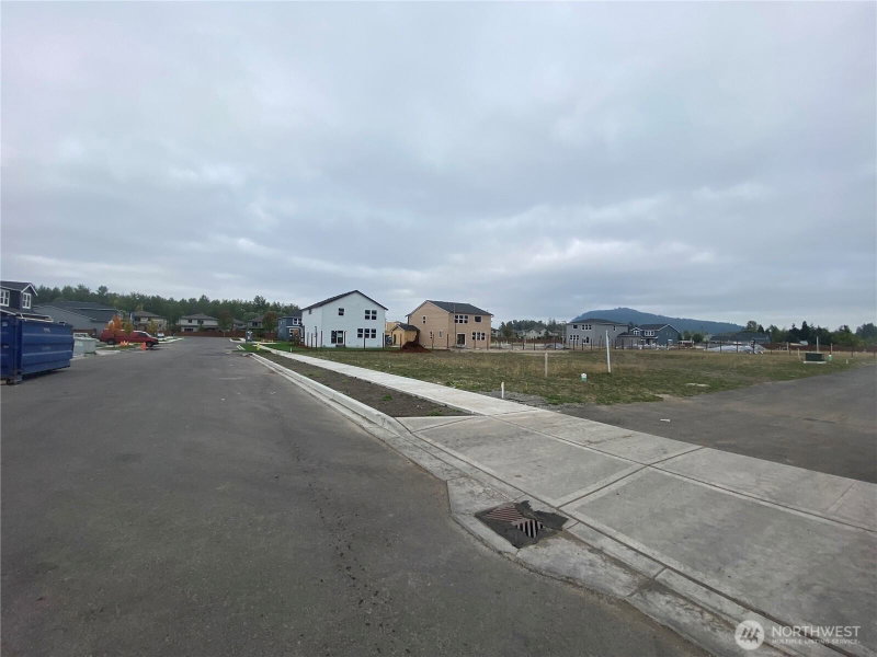542 HANN Street photo 1