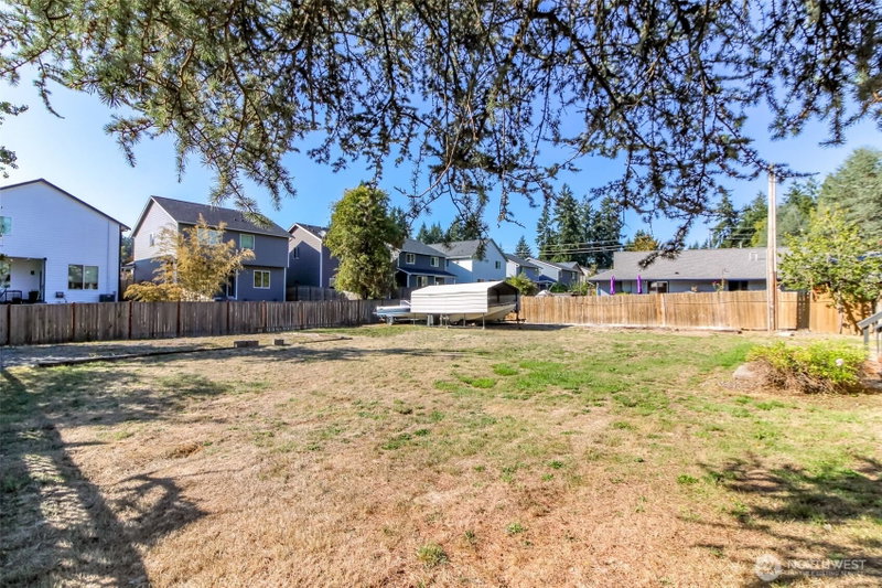 1309 Livingston Street NE photo 40
