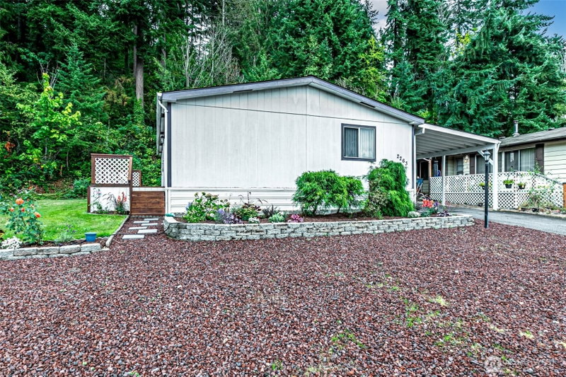 2263 Anadoll Avenue photo 2