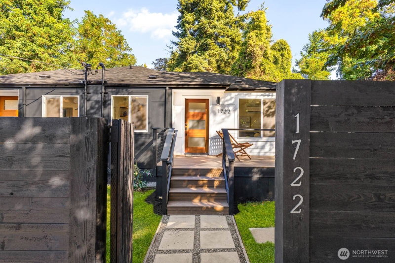 1722 Martin Luther King Jr Way photo 1