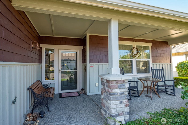 1453 SW Xavier photo 2