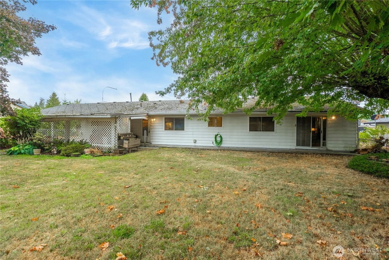 1425 33rd Street SE photo 2