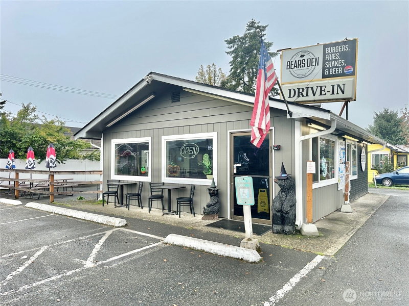 301 W Simpson Avenue photo 1