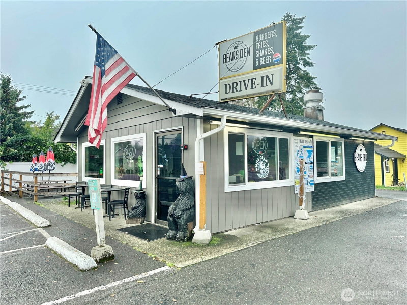 301 W Simpson Avenue photo 2