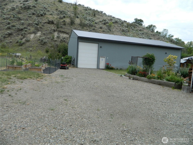 44 Bonaparte Avenue photo 2