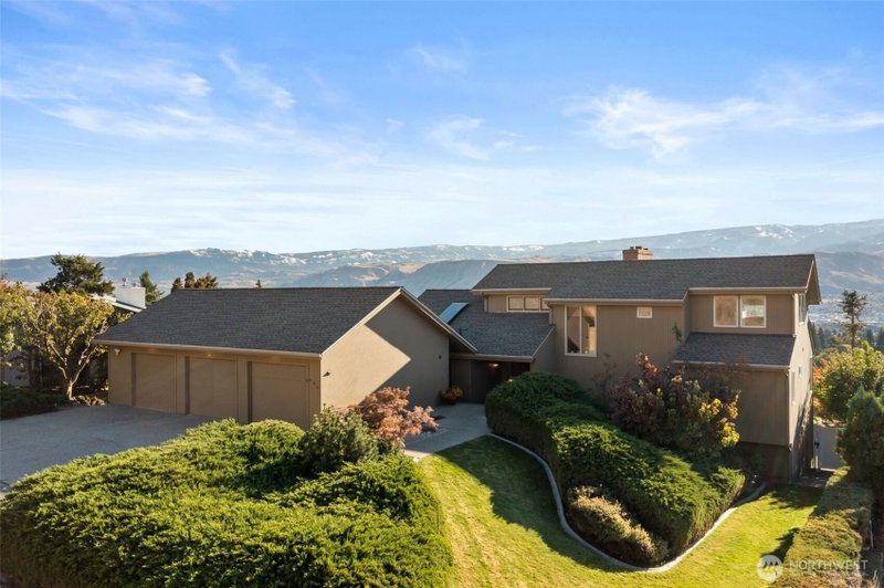 606 Ski View Drive photo 2