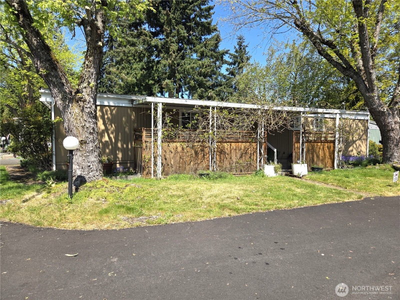 3909 E Fourth Plain Boulevard photo 2