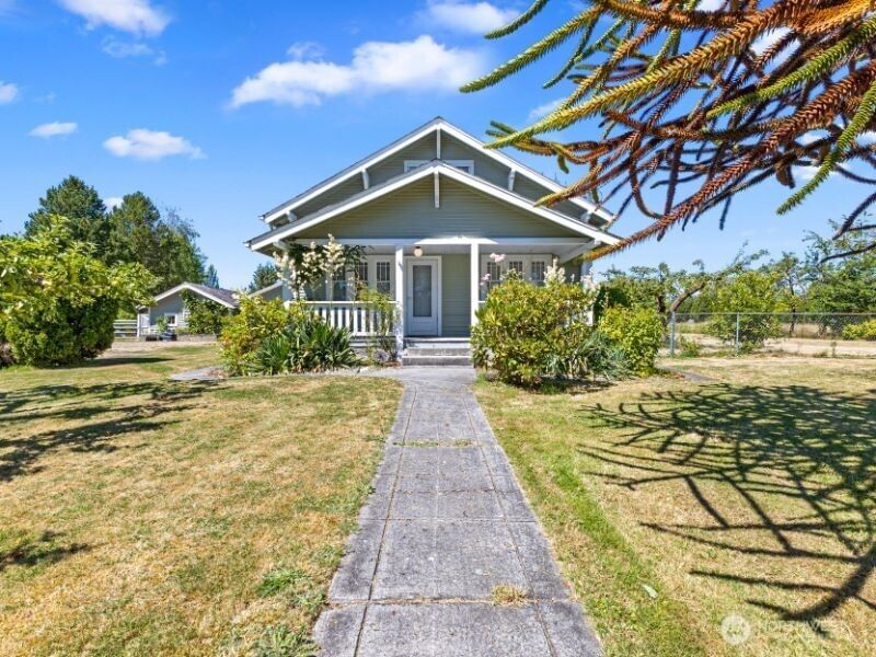 1676 Collins Road photo 2