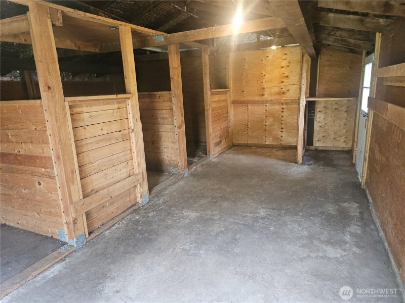 1676 Collins Road photo 40