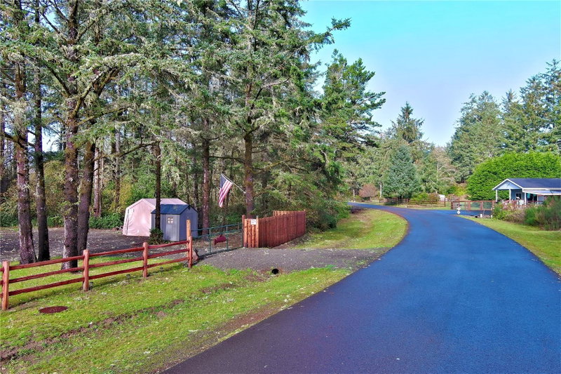 1013 Discovery Avenue SE photo 23