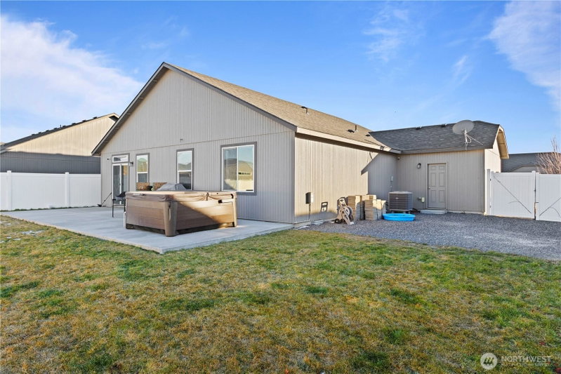 1336 E Egeland Drive photo 21