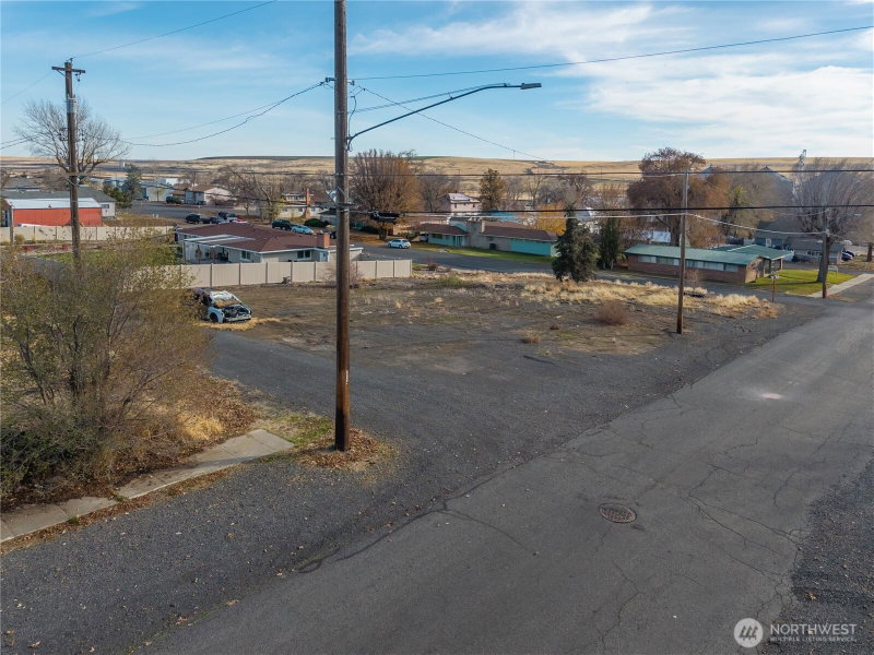 408 N L Street photo 11