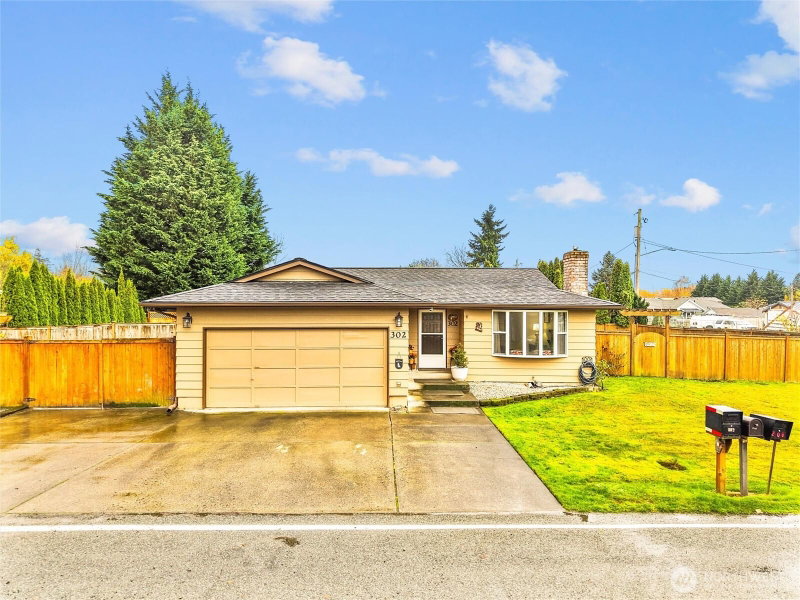 302 1st Avenue E photo 2