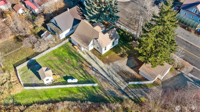 302 Stafford Street photo 34